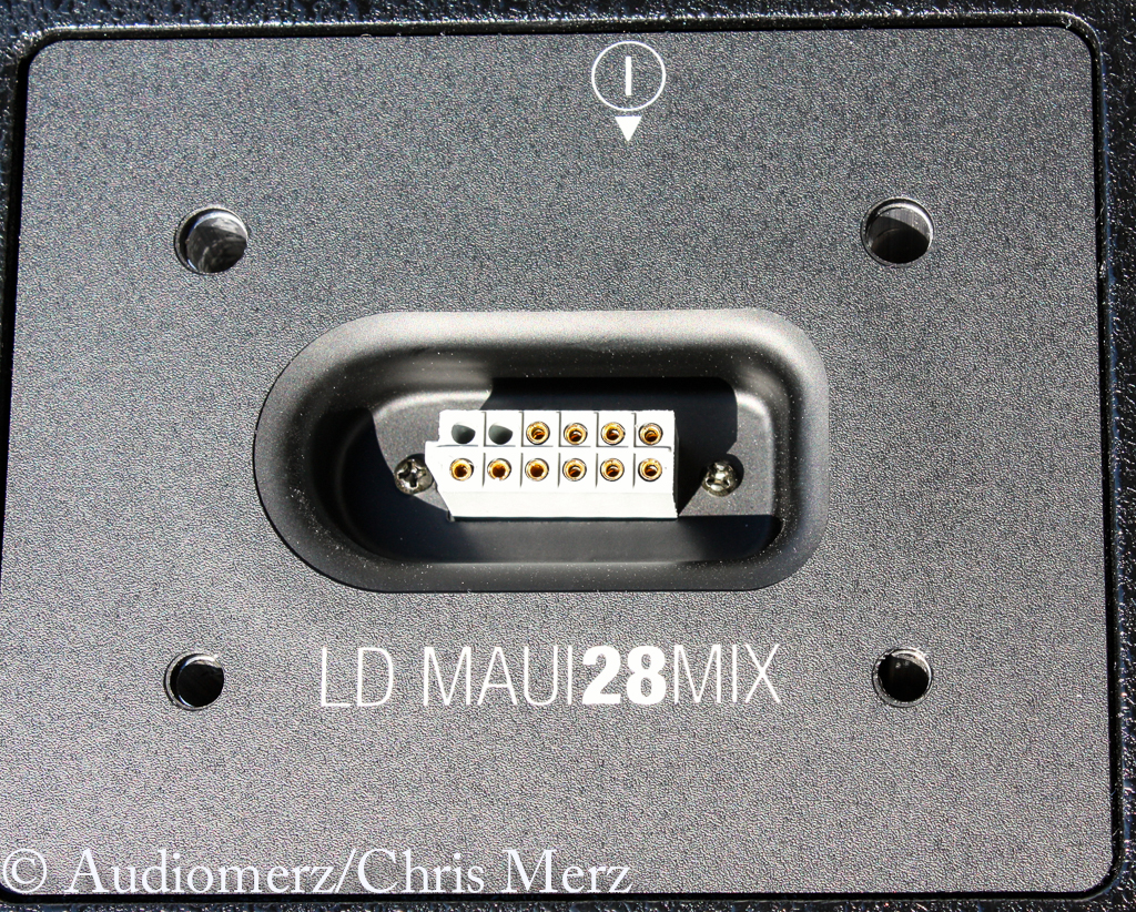 Audiomerz_LD Systems Maui 28 Mix_Multipinbuchse am Subwoofer.jpg